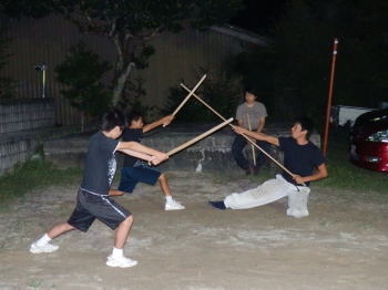 大人による中学生への指導